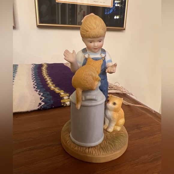 Vintage 1983 Country Store - Girl w/ Her Kittens Little Farmers Figurine Rare - Picture 7 of 7